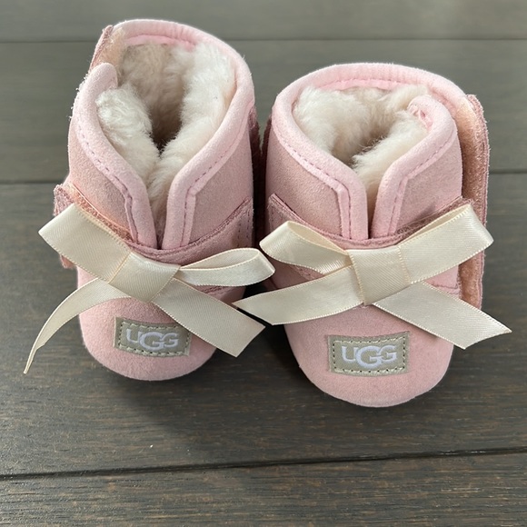 Pink Baby Uggs with Bows Size USA 02/03 - Picture 2 of 5